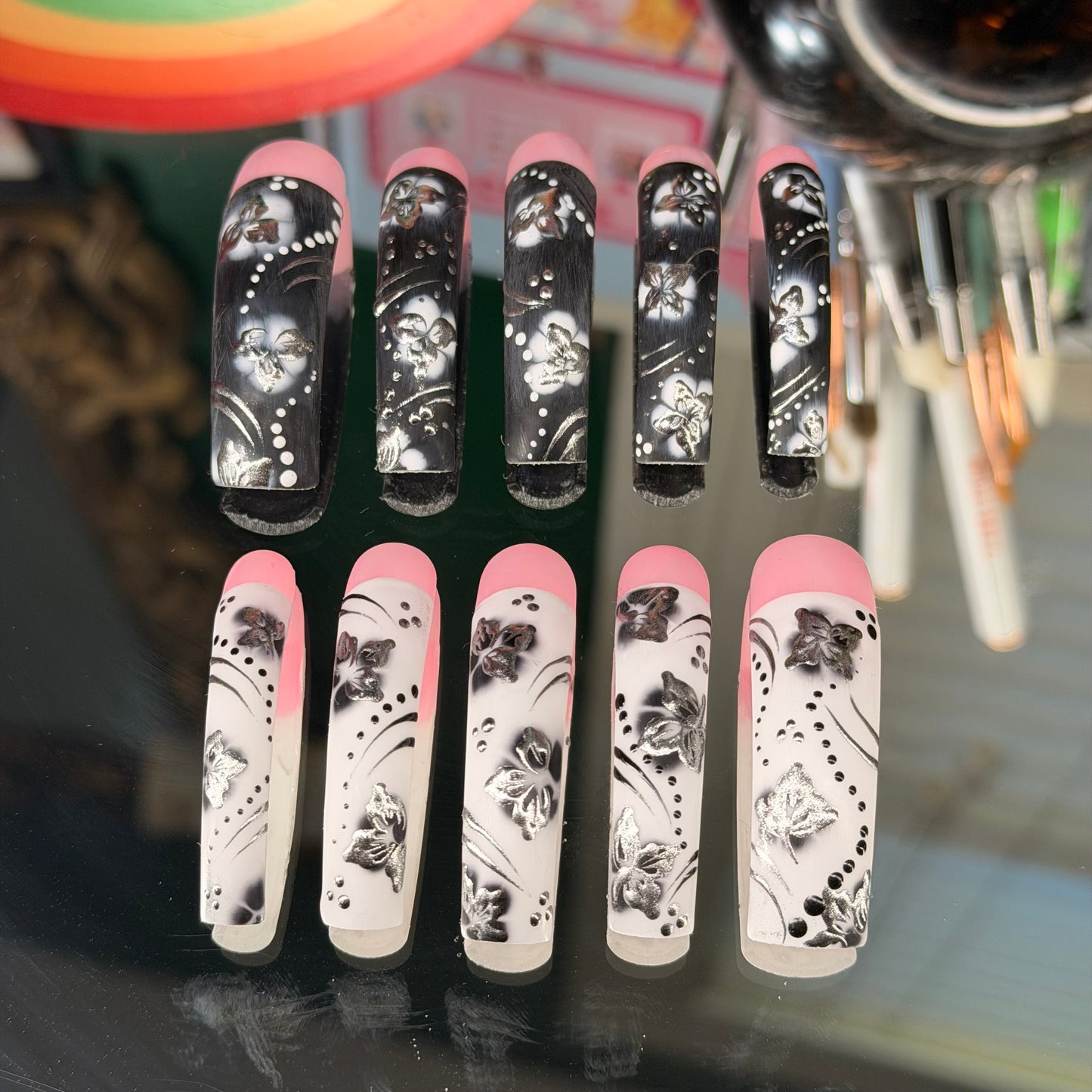 90s Fine🖤🤍– Luxury Handmade Press-On Nails (Full Set)