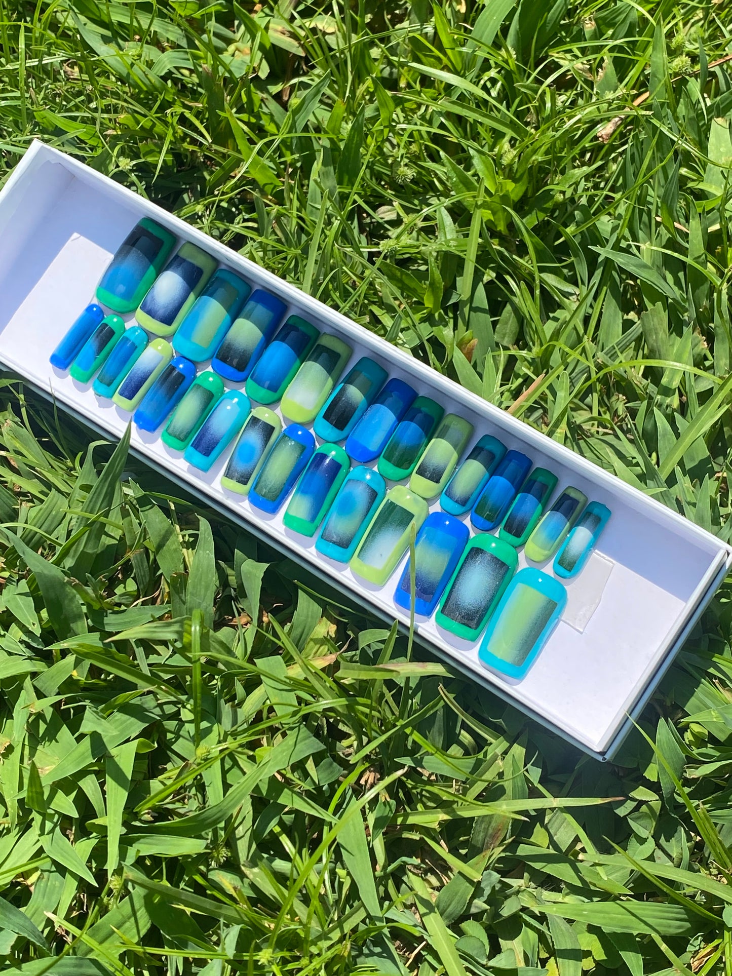 Hues💙🩵💚