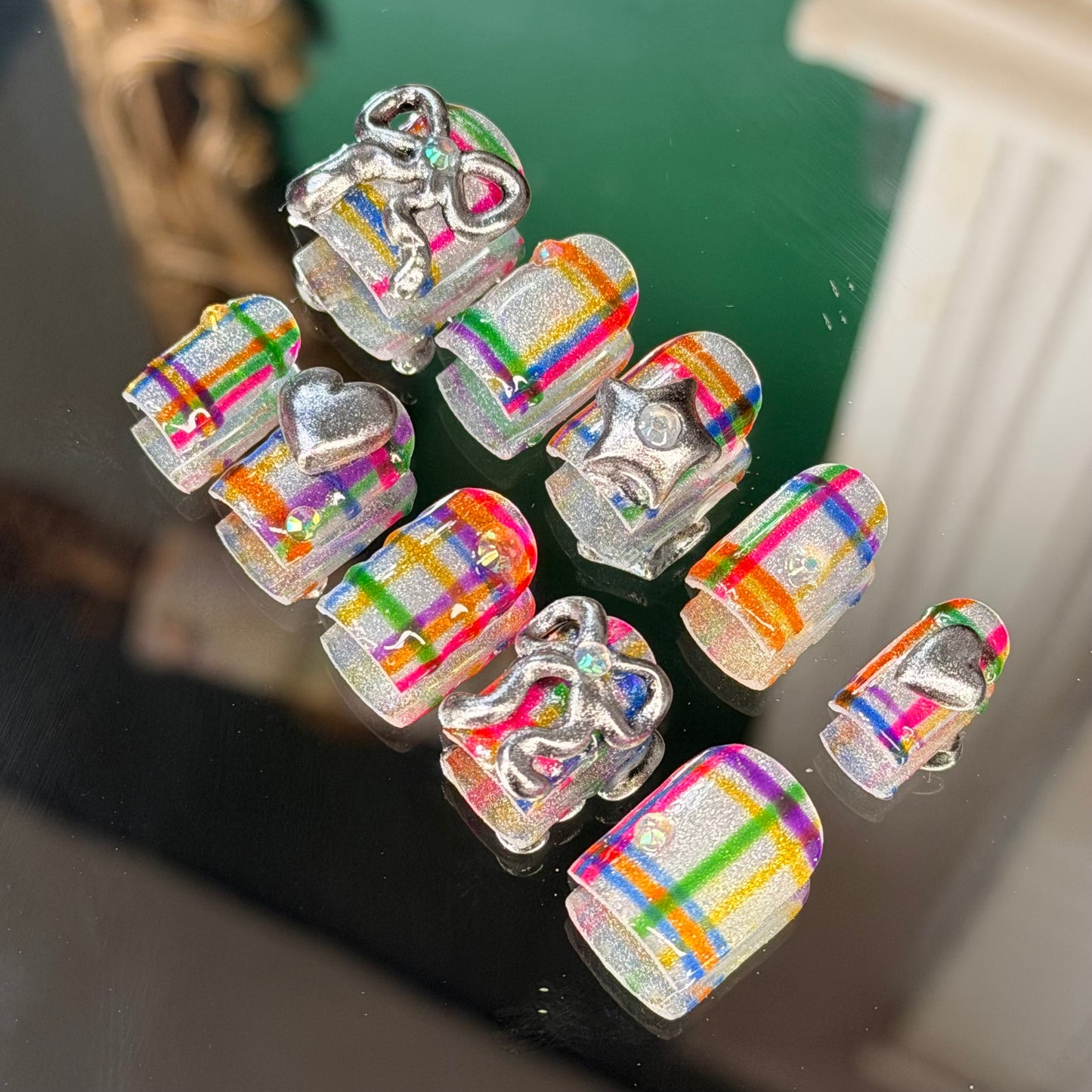 Wrap me up🎁 – Luxury Handmade Press-On Nails