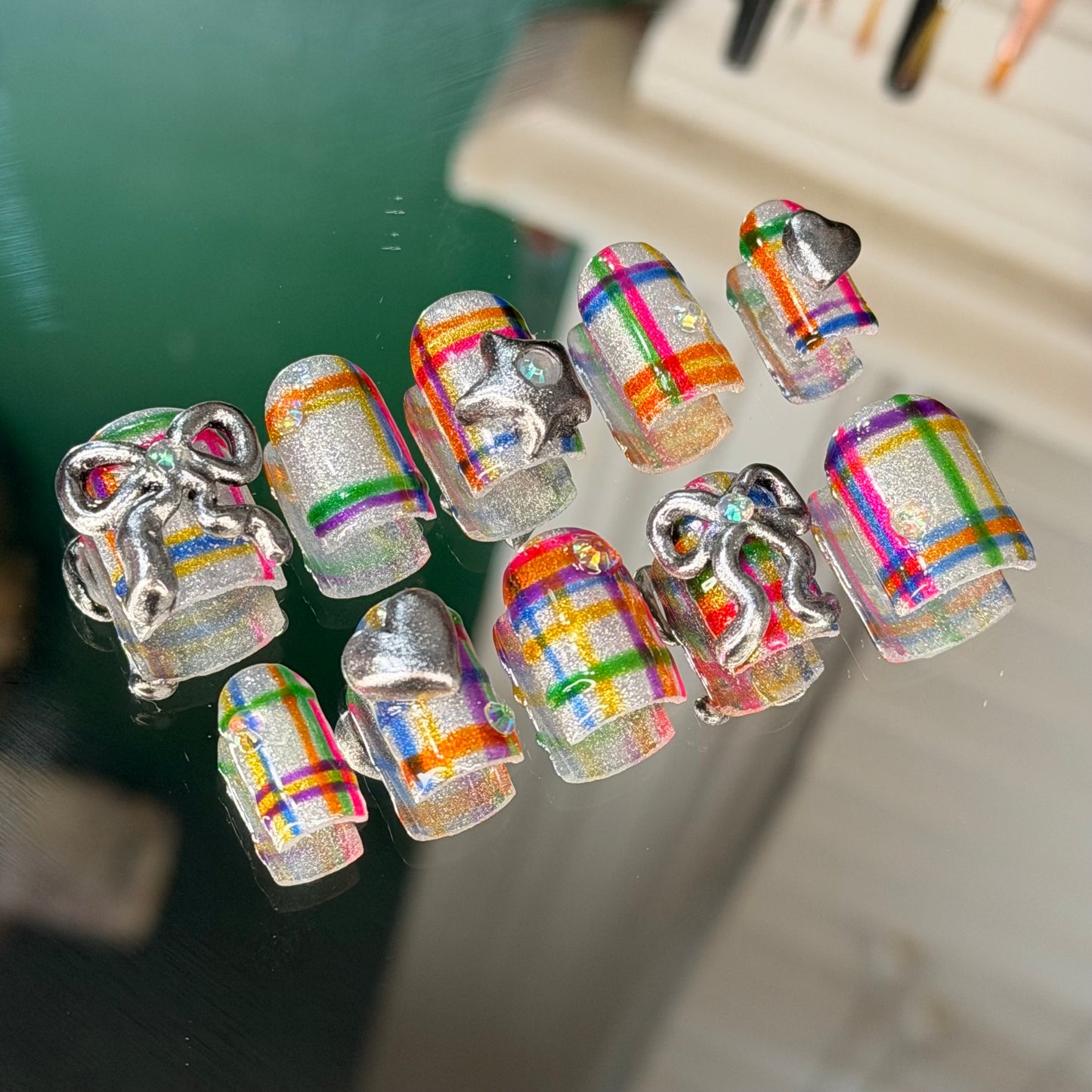 Wrap me up🎁 – Luxury Handmade Press-On Nails