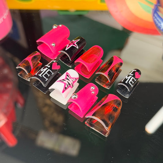 Rockstar 🖤🩷🤍 – Luxury Handmade Press-On Nails