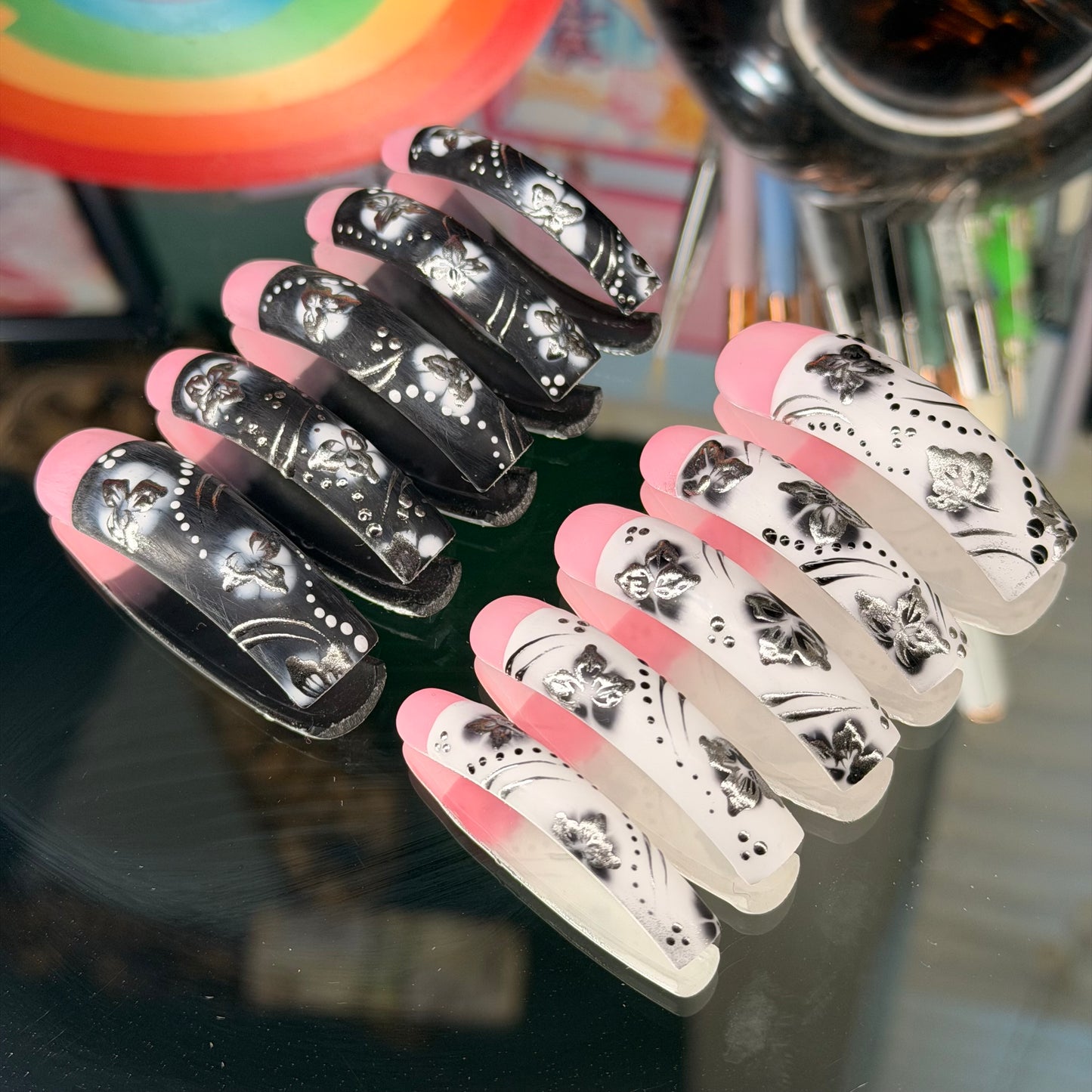 90s Fine🖤🤍– Luxury Handmade Press-On Nails (Full Set)