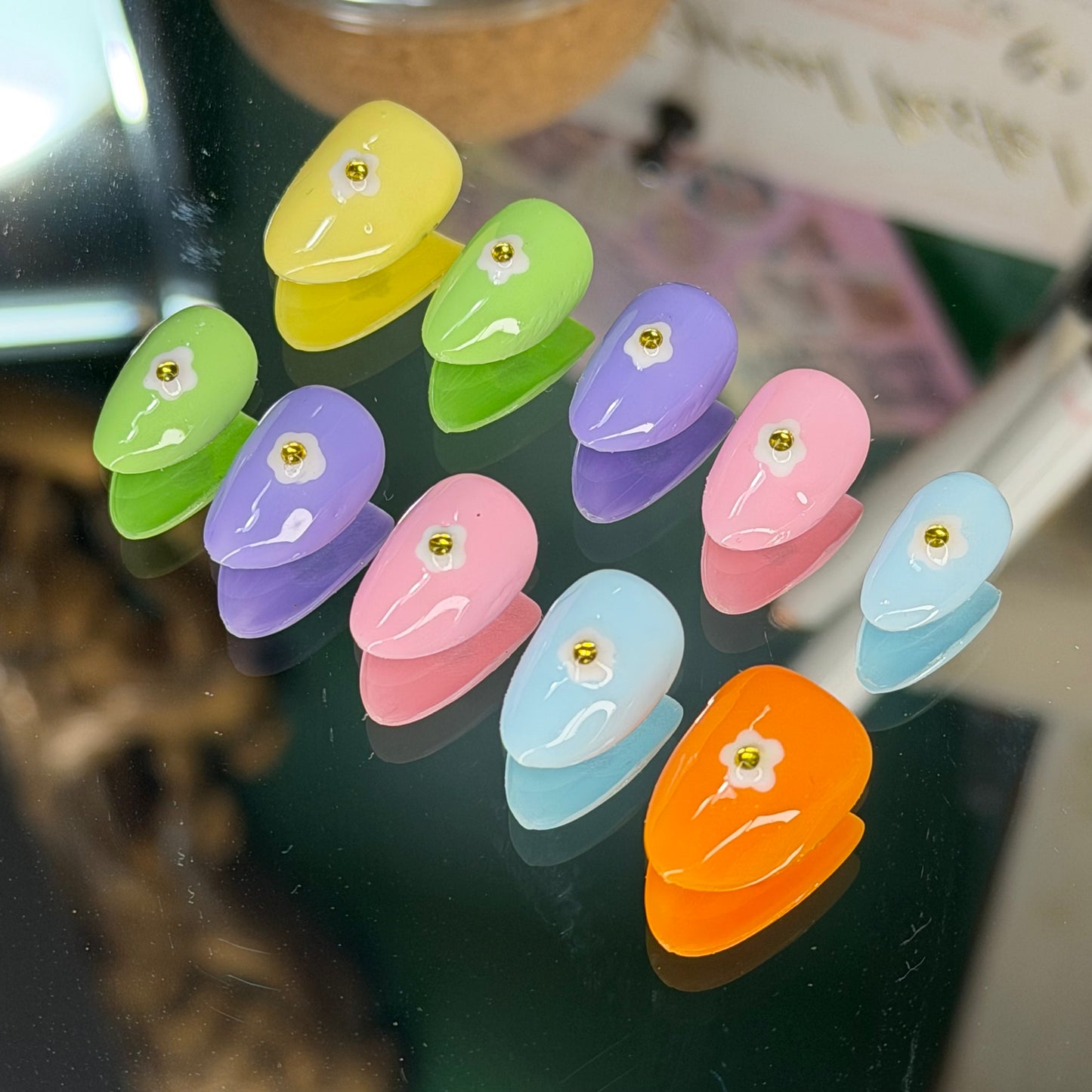 Dainty🌼– Luxury Handmade Press-On Nails