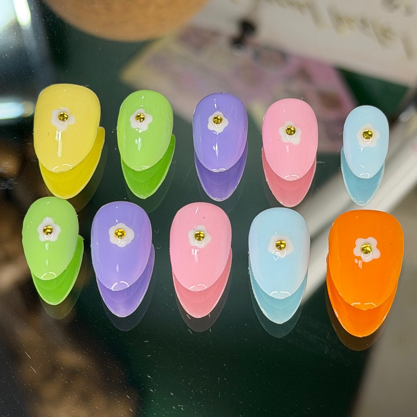 Dainty🌼– Luxury Handmade Press-On Nails